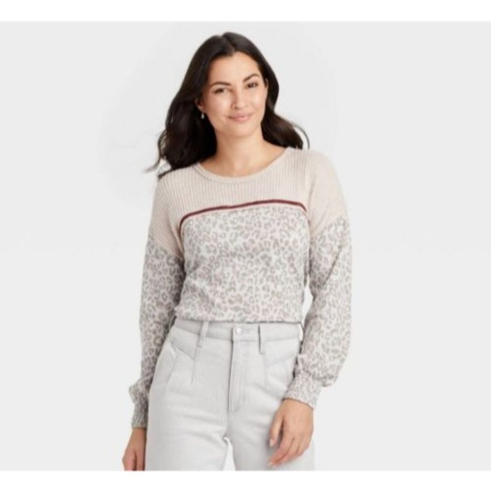 KNOX Rose Gray Leopard French Terry Top M
